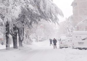 Doğu'da eğitime kar engeli